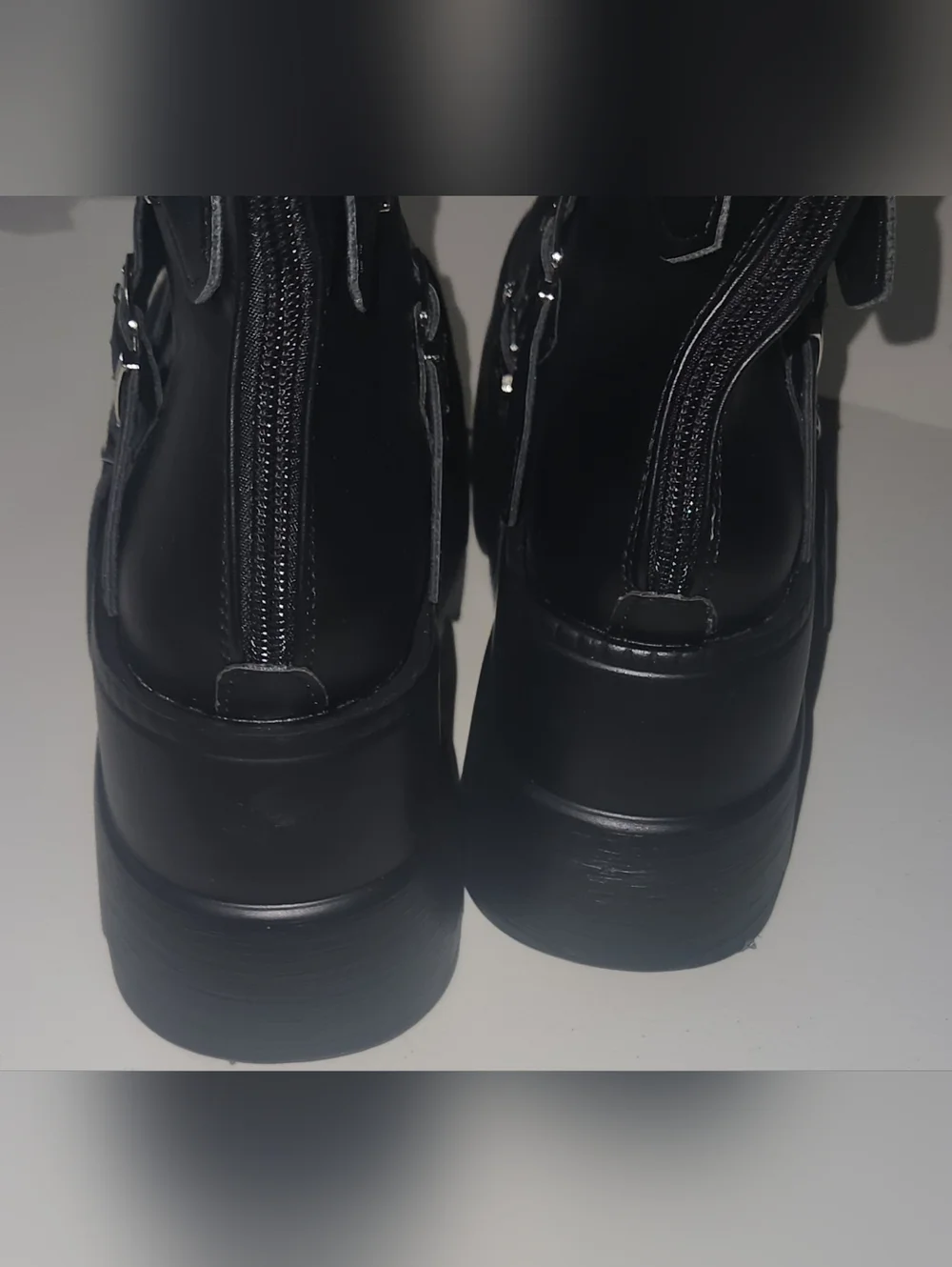 no brand bold black